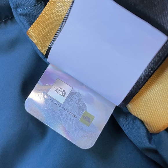 The North Face Men’s Arctic Parka In Monterey Blue - Picture 9 of 9